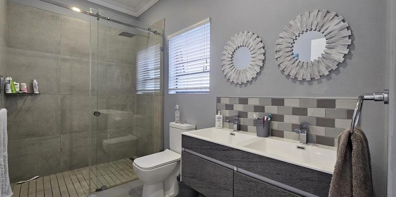 4 Bedroom Property for Sale in Myburgh Park Western Cape